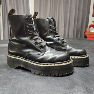 Dr Marten'e Womens Molly Fashion Boot